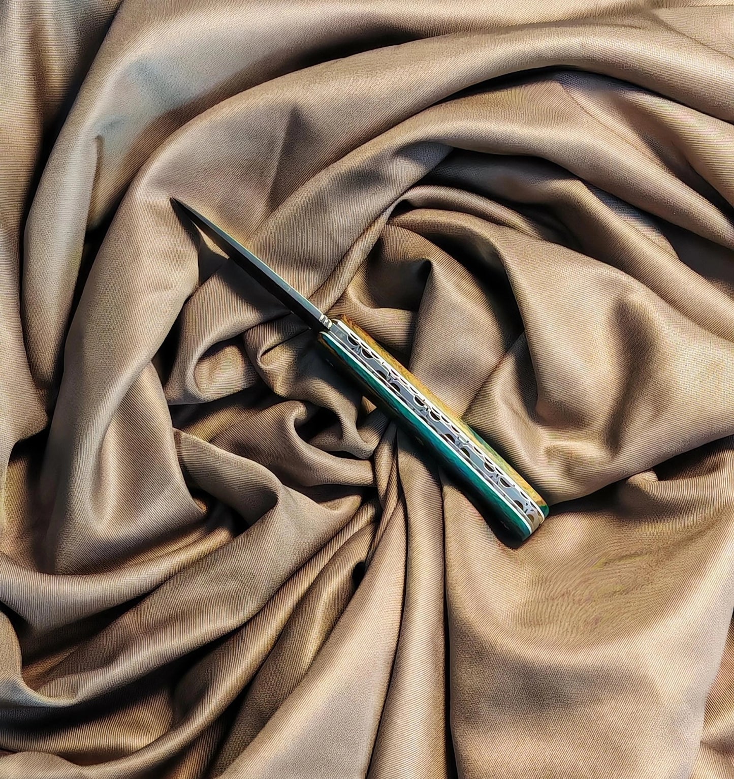 Le Charvay Prestige en Hêtre Echauffé Stabilisé Bleu